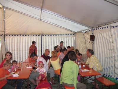 2006-07-15 Partnerkapelle St. Magdalena ist zu Besuch 04 Samstag Grillen 6